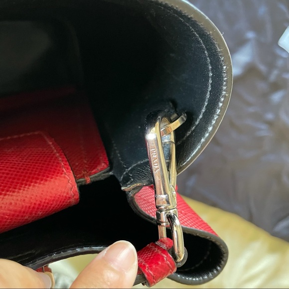 Prada Saffiano Cuir Double red Large Tote bag - Picture 9 of 13